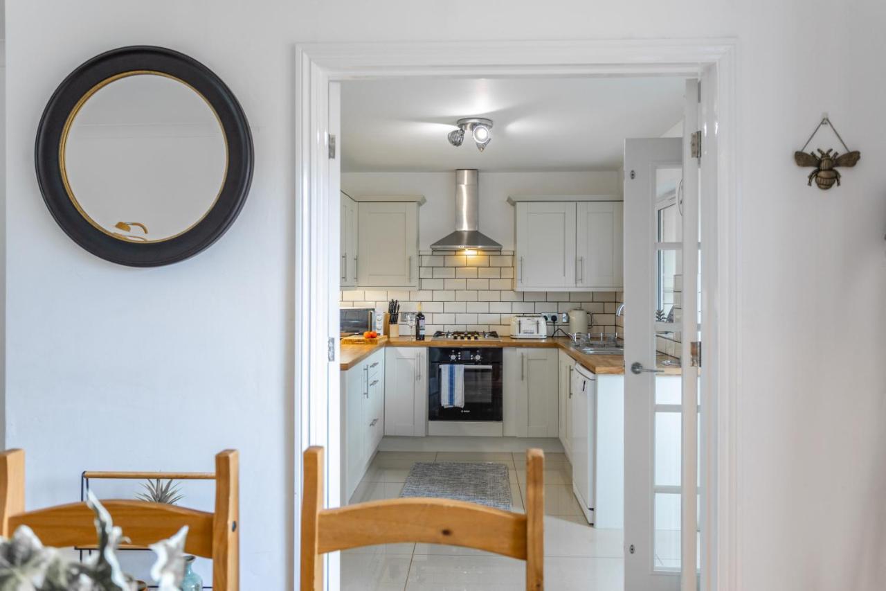 Maunsell House - Lovely Central Home Near Designer Outlets & Town With Parking 阿什弗德 外观 照片