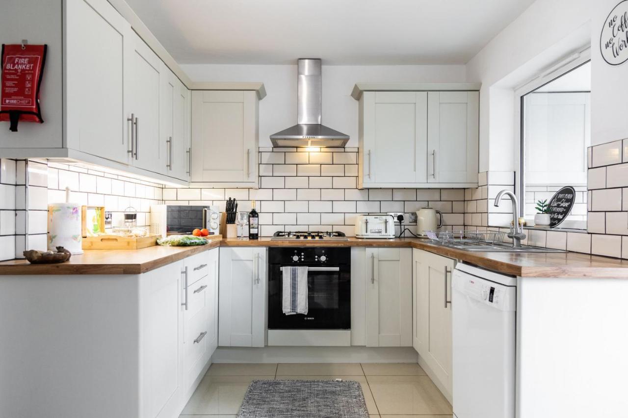Maunsell House - Lovely Central Home Near Designer Outlets & Town With Parking 阿什弗德 外观 照片