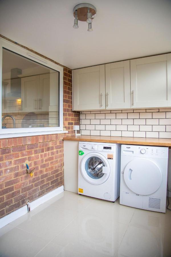 Maunsell House - Lovely Central Home Near Designer Outlets & Town With Parking 阿什弗德 外观 照片
